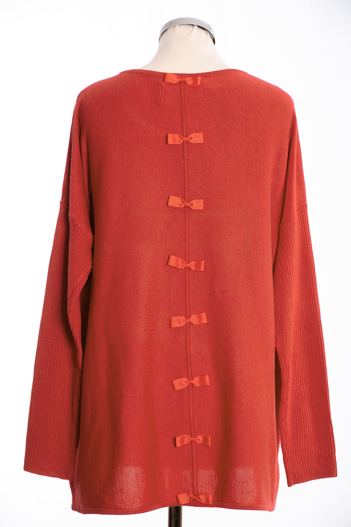 Bow backed jumper, spice