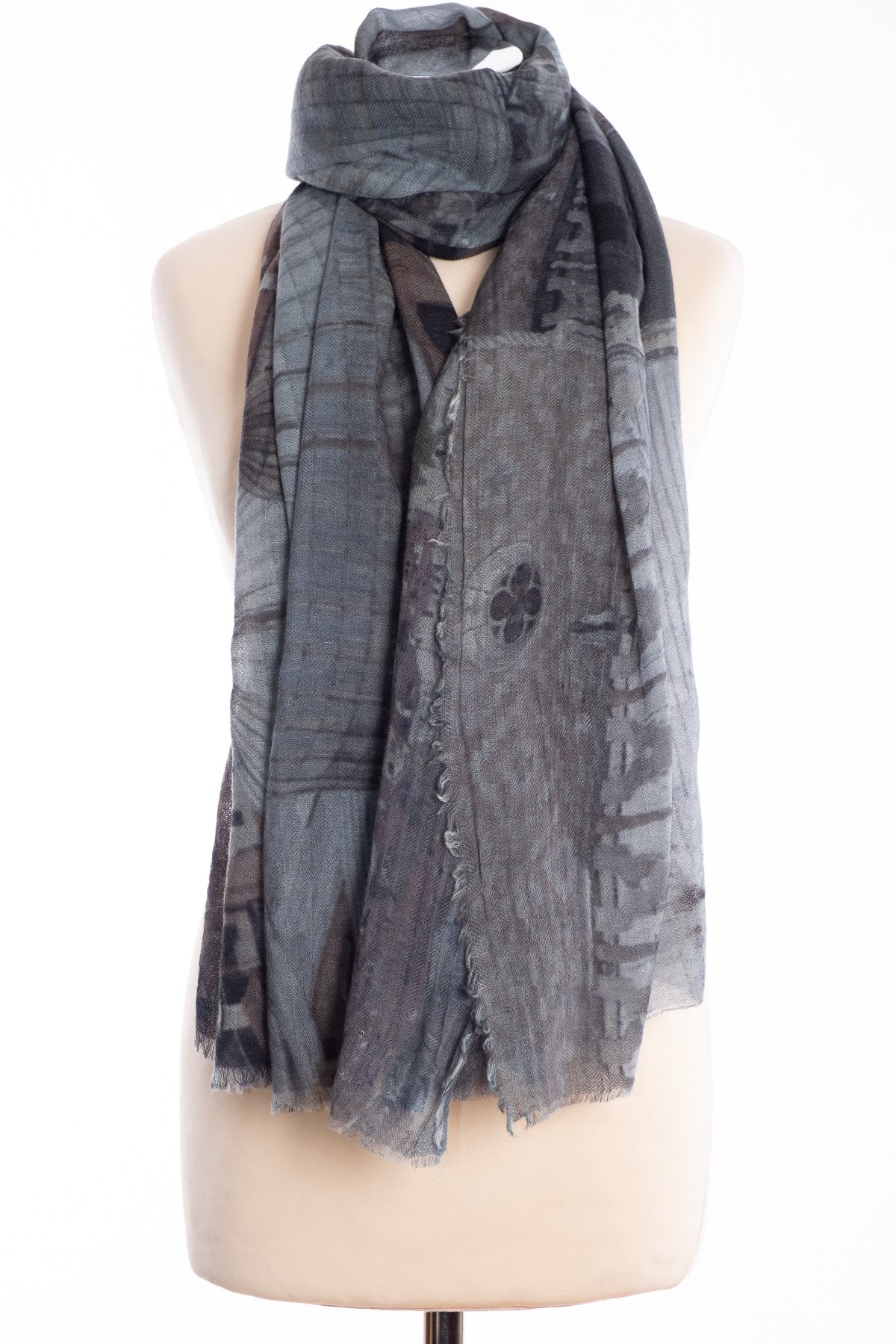 Kapre Venice scarf, grey, tied view